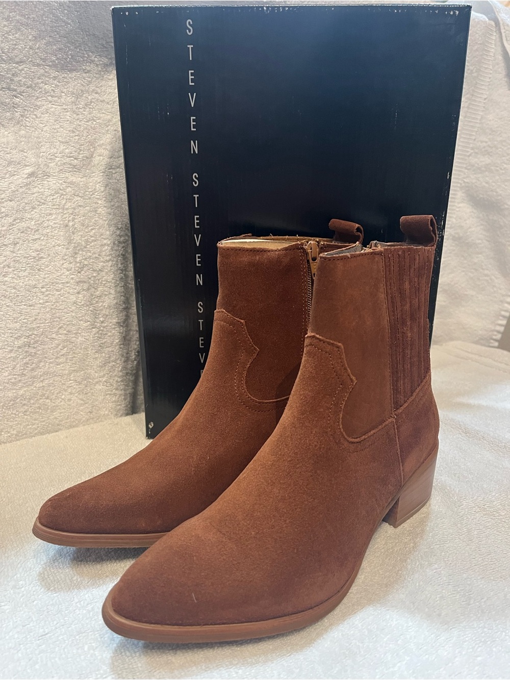 Steven Madden - Suede Brown Western-Style Ankle Boots - Never Worn - Size 9